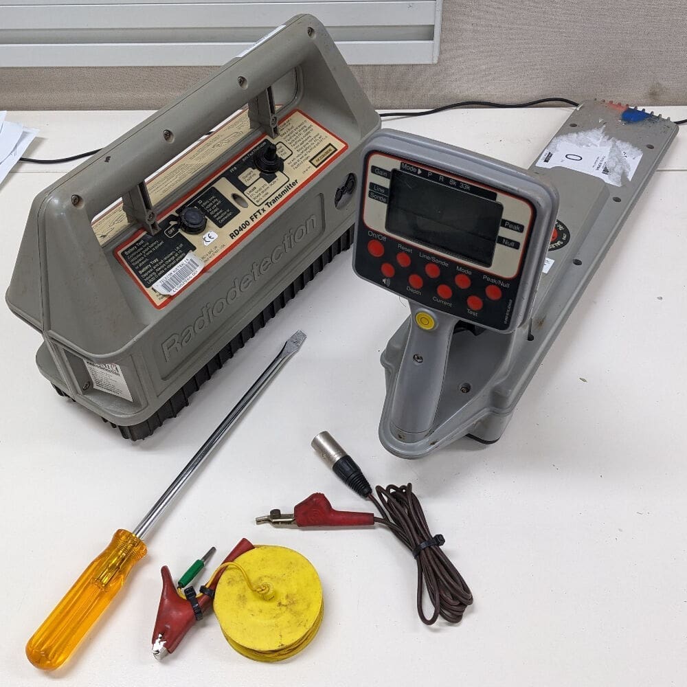 Radiodetection RD400PXL With RD400FFTx 33kHz Transmitter Kit (Refurbished) - main product image